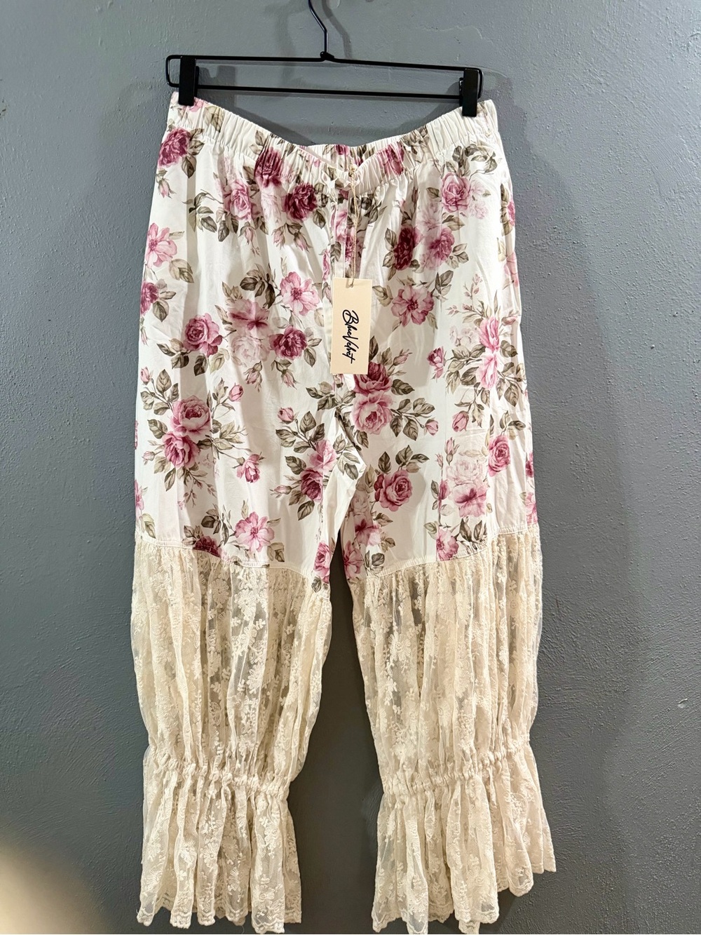 Floral Lace-Trim Bloomers in Cream and Pink